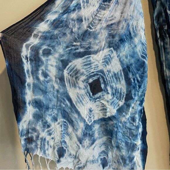 Tie Dye Blue Oversized Scarf - Picture 2 of 3